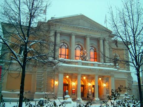 Weihnachten in der Oper - Wolfgang Bergter - Array auf Array - Array - Weihnachten in der Oper - Wolfgang Bergter - Array auf Array - Array -