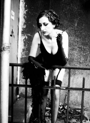 Cigarette Break 02 - Toby Leigh - auf - Array - Cigarette Break 02 - Toby Leigh - auf - Array -