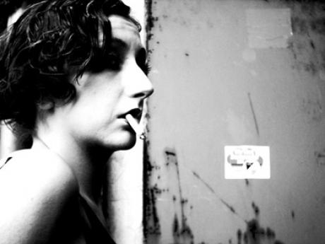 Cigarette Break 03 - Toby Leigh - auf - Array - Cigarette Break 03 - Toby Leigh - auf - Array -