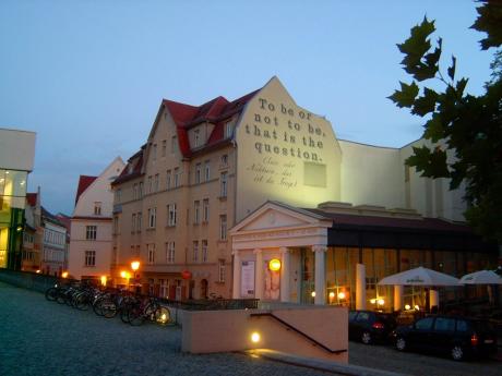 Sommerabend an der \Theaterinsel\ in Halle / Saa - Wolfgang Bergter - Array auf Array - Array - Sommerabend an der \Theaterinsel\ in Halle / Saa - Wolfgang Bergter - Array auf Array - Array -