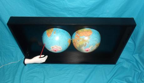 Erdkunde für Erwachsene/ Lichtkunst Objekt - Andreas Hermsdorf - auf - Array - Erdkunde für Erwachsene/ Lichtkunst Objekt - Andreas Hermsdorf - auf - Array -